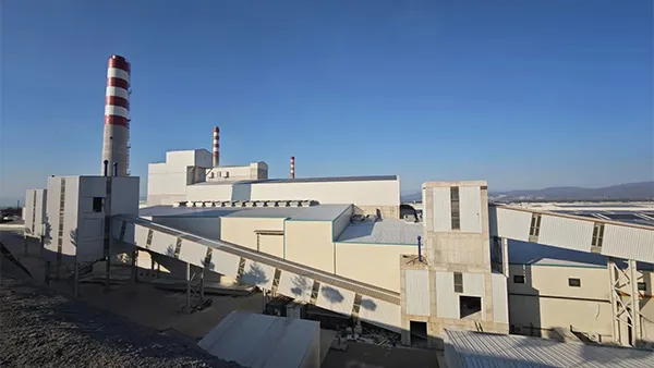 Línea de producción de vidrio fotovoltaico laminado ultratransparente de 300t/d en Turquía