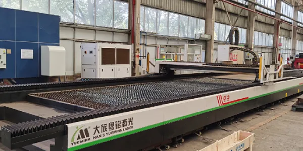 Máquinas de corte láser (2 unidades)