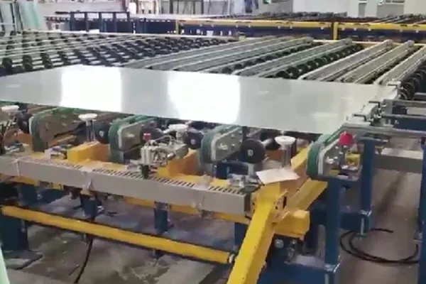 Máquina automática de carga de vidrio